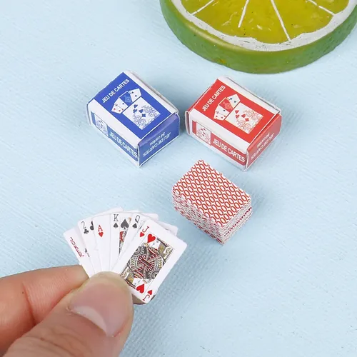 Nette 1:12 Miniatur Spiele Poker Mini Puppenhaus Spielkarten Miniatur Für Puppen Zubehör Home