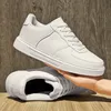 Klassische Leder Männer Weiße Turnschuhe Atmungsaktive Komfort Casual Schuhe Männer Mode Outdoor Wanderschuhe Paar Schuhe Größe 36-47