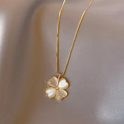 Exquisite Love Beautiful Flower Necklace Fashion Classic Geometric Niche Light Luxury Stainless