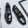 Neue Slipper für Männer Lack leder Stein muster Slip-On Round Toe Hochzeits schuhe für Männer Größe 38-45 Herren schuhe