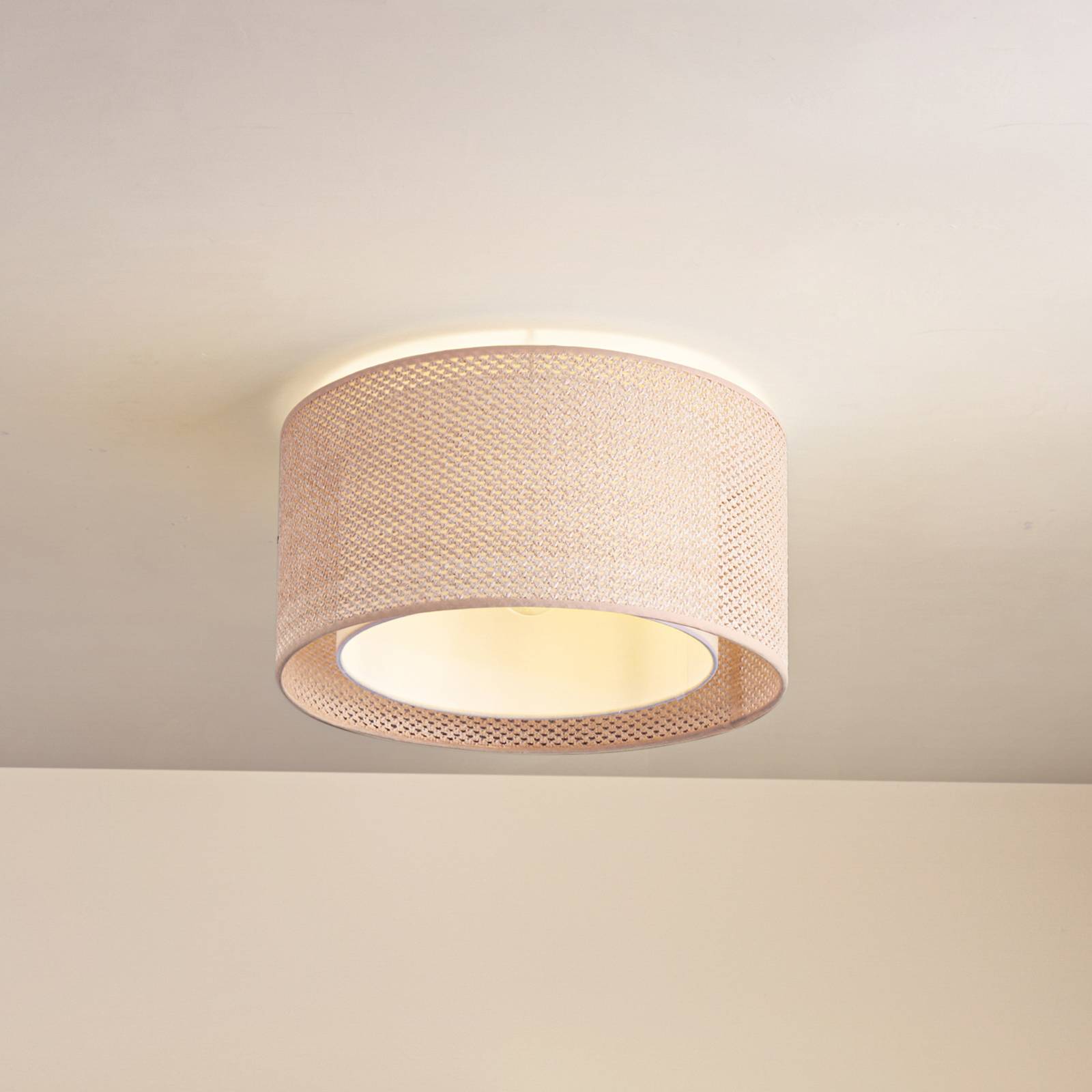 Deckenlampe Soula Lindby, dimmbar, creme / amber, für Wohn- / Esszimmer, Kunststoff, Landhaus / Rustikal, Deckenlampe