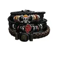 Bracelet à breloques en cuir multicouche avec perles en bois noir punk anime japonais classique