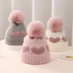 Bonnet d'Hiver pour Bébé Fille Interrupteur Chapeau à Motif de Cœur en Peluche Pompon en Tricot