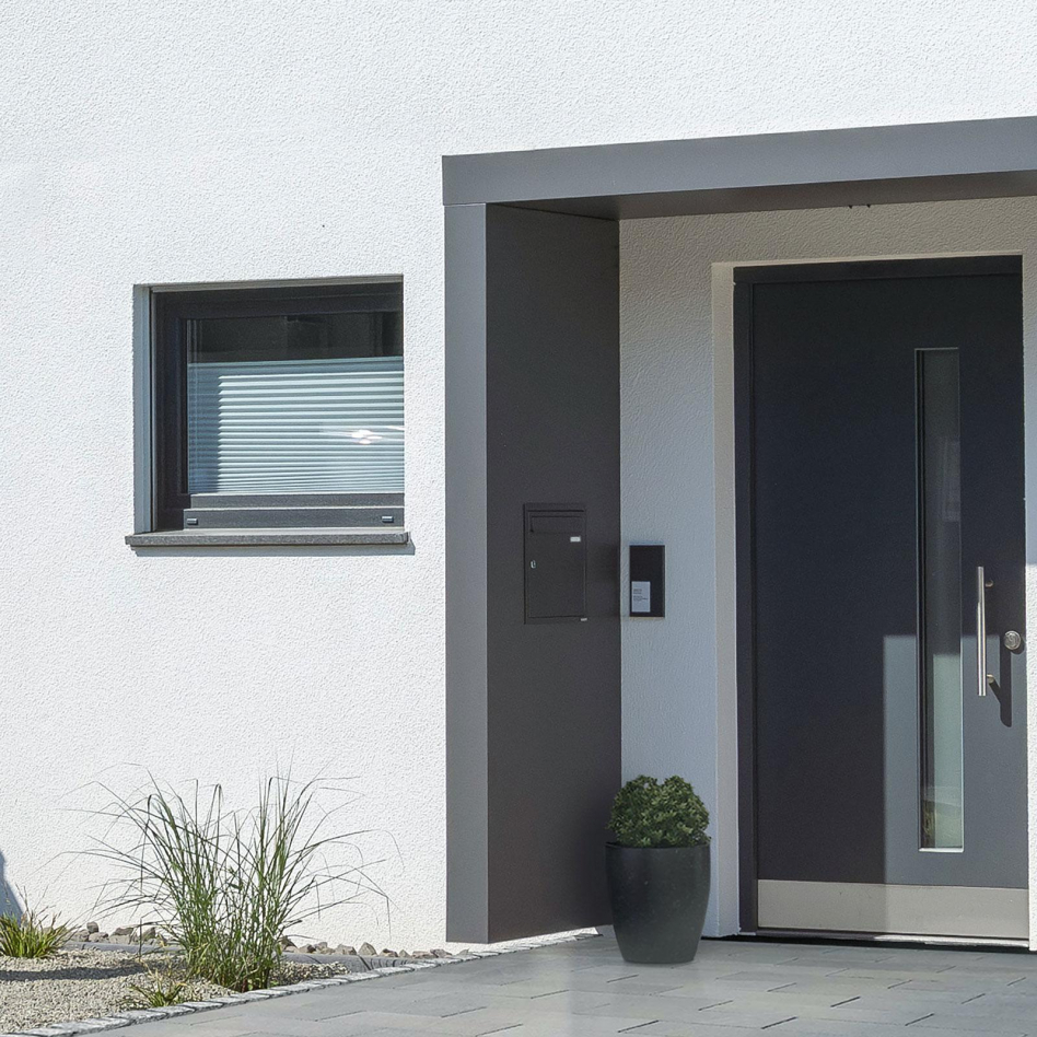 gutta Rechteckvordach BS Plus mit Briefkasten anthrazit, 200x90x15,5 cm, mit Briefkasten in Farbe,mit Seitenblende links Image