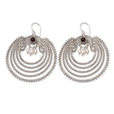 'Dangle Earrings with Silver-White Pearls and Natural Garnet'