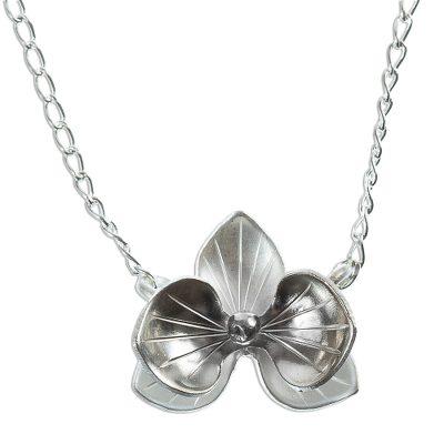 'Orchid-Themed Polished Handcrafted Silver Jewelry Set'