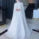 Robe de mariée musulmane élégante avec cape col haut manches longues train de balayage appliques