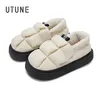 UTUNE Winter Frauen Stiefel Dicke Sohle Plüsch Hause Männer Slipper Warme Weiche Wasserdichte Indoor Plattform Outdoor Schuhe Plus Größe 29 cm