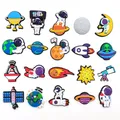 Nuovo 1 pz astronauta scarpa Charms decorazione per Crocs bambini Charm zoccoli accessori Jeans