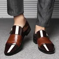 Scarpe in pelle PU verniciata nera Slip on scarpe da uomo formali Plus Size scarpe da sposa punta a
