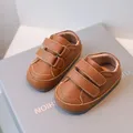 Nuove scarpe da bambino in pelle scarpe da bambino per bambini a piedi nudi suola morbida bianca