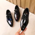 Scarpa in pelle verniciata per bambini moda scarpe da ragazzo a punta abito Casual nero piatto
