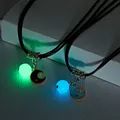 2Pcs Luminous Paar Halskette Für Frauen Männer Mond Star Cat Blume Herz Anhänger Halskette