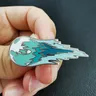 Spilla meteora in vetro colorato spilla smaltata ombra Final Fantasy 7 Meteor Badge Majoras Maskubg