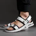 2021 uomini estate casa sandali piatti Air Mesh pantofole bagno scarpe da spiaggia all'aperto
