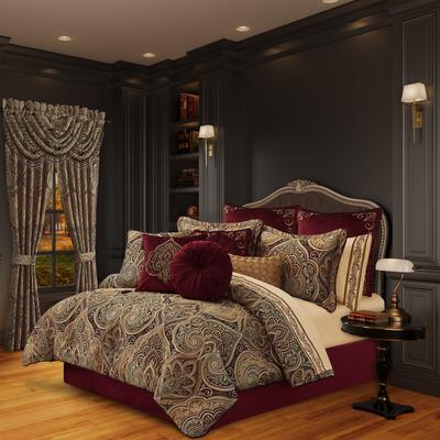 Bordeaux Comforter Set