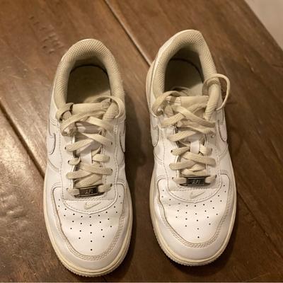 Nike Shoes | Kids Nike Air Force 1’s Good Preowned Condition. Little Kids Size 1.5 | Color: White | Size: 1.5 Boys/Girls