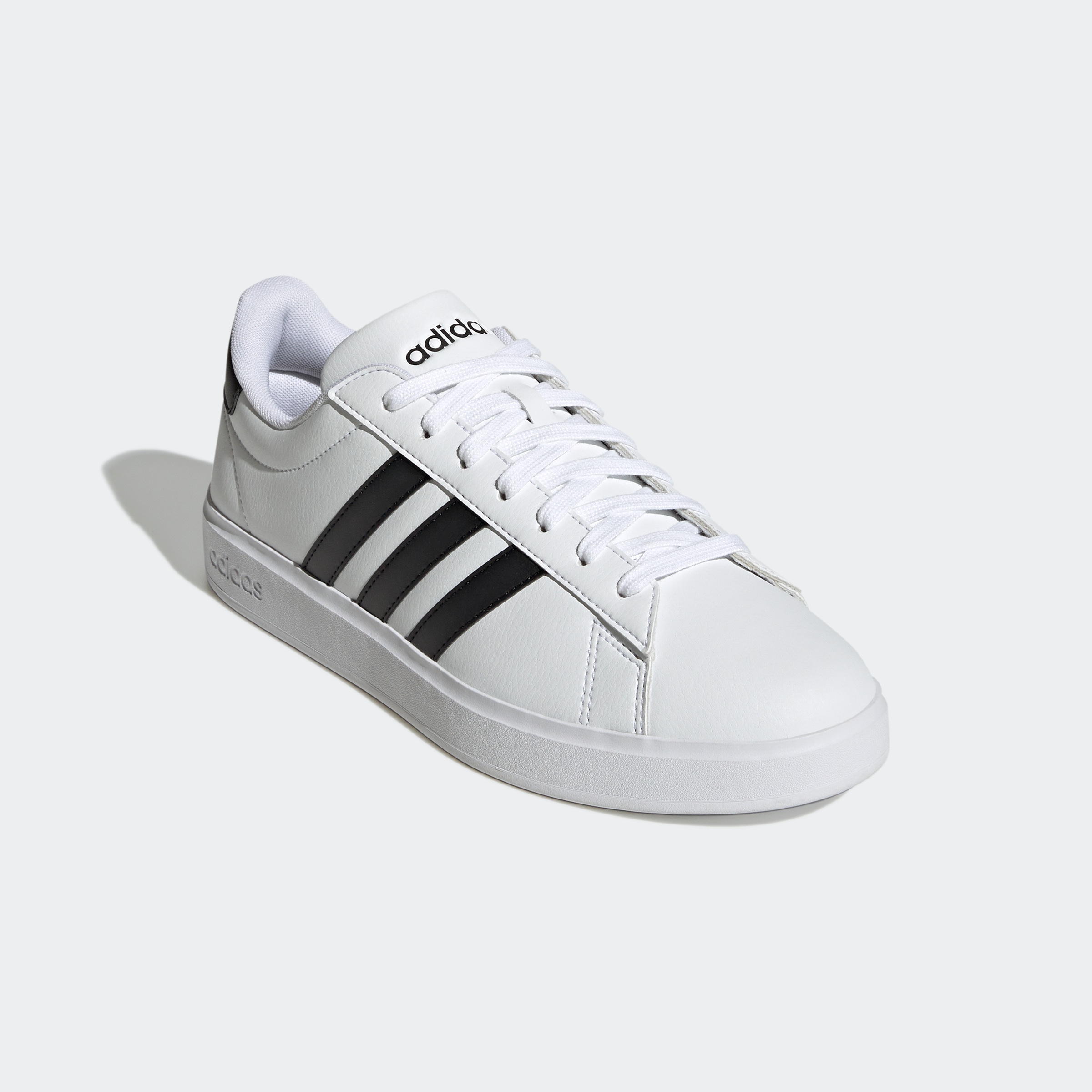 Sneaker ADIDAS SPORTSWEAR "GRAND COURT CLOUDFOAM COMFORT", Herren, Gr. 46,5, schwarz-weiß (cloud weiß, core schwarz, cloud weiß), Synthetik, Schuhe Sneaker, Design auf den Spuren des adidas Superstar
