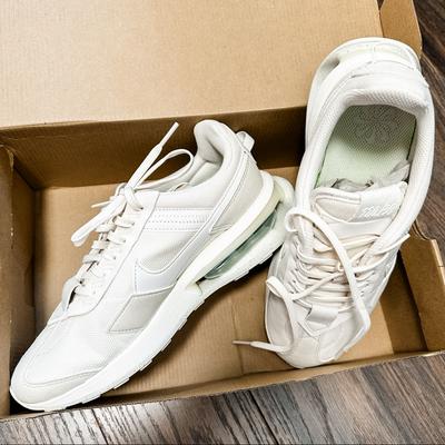 Nike Shoes | Like New In Box Nike Air Max Pre-Day Women’s Size 7 | Color: Cream/White | Size: 7