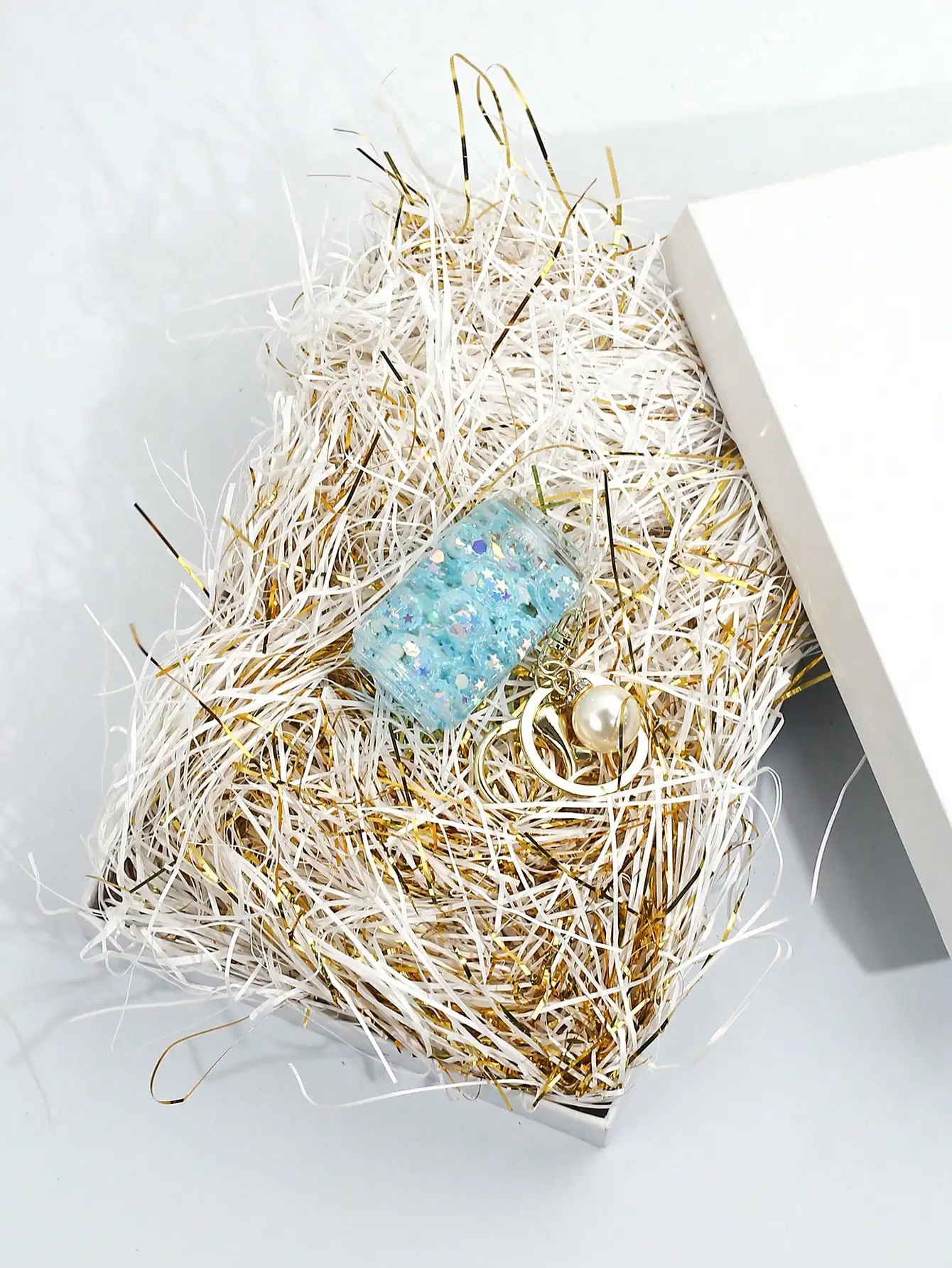 30 g/Beutel Raffia weiße goldene Seide Lafite Geschenkbox-Füllung Image