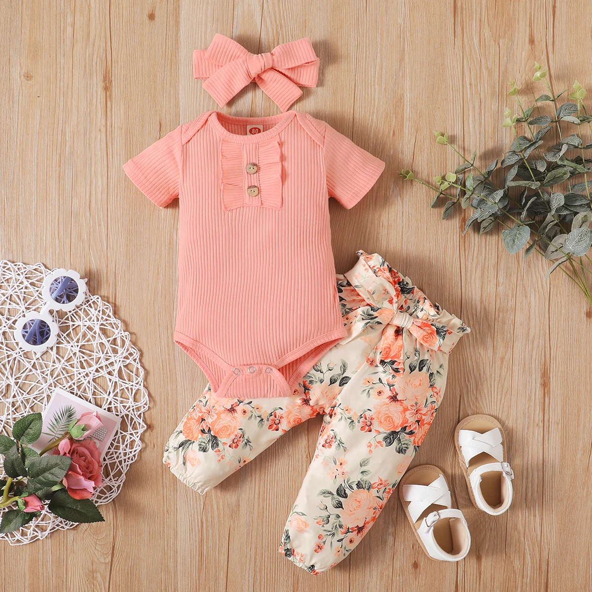 Neues Baby Mädchen Sommer einfarbig Rundhals ausschnitt Kurzarm Dreieck Neck holder Knopf mit Blumen druck Hose Mode Anzug 0-2 y Image