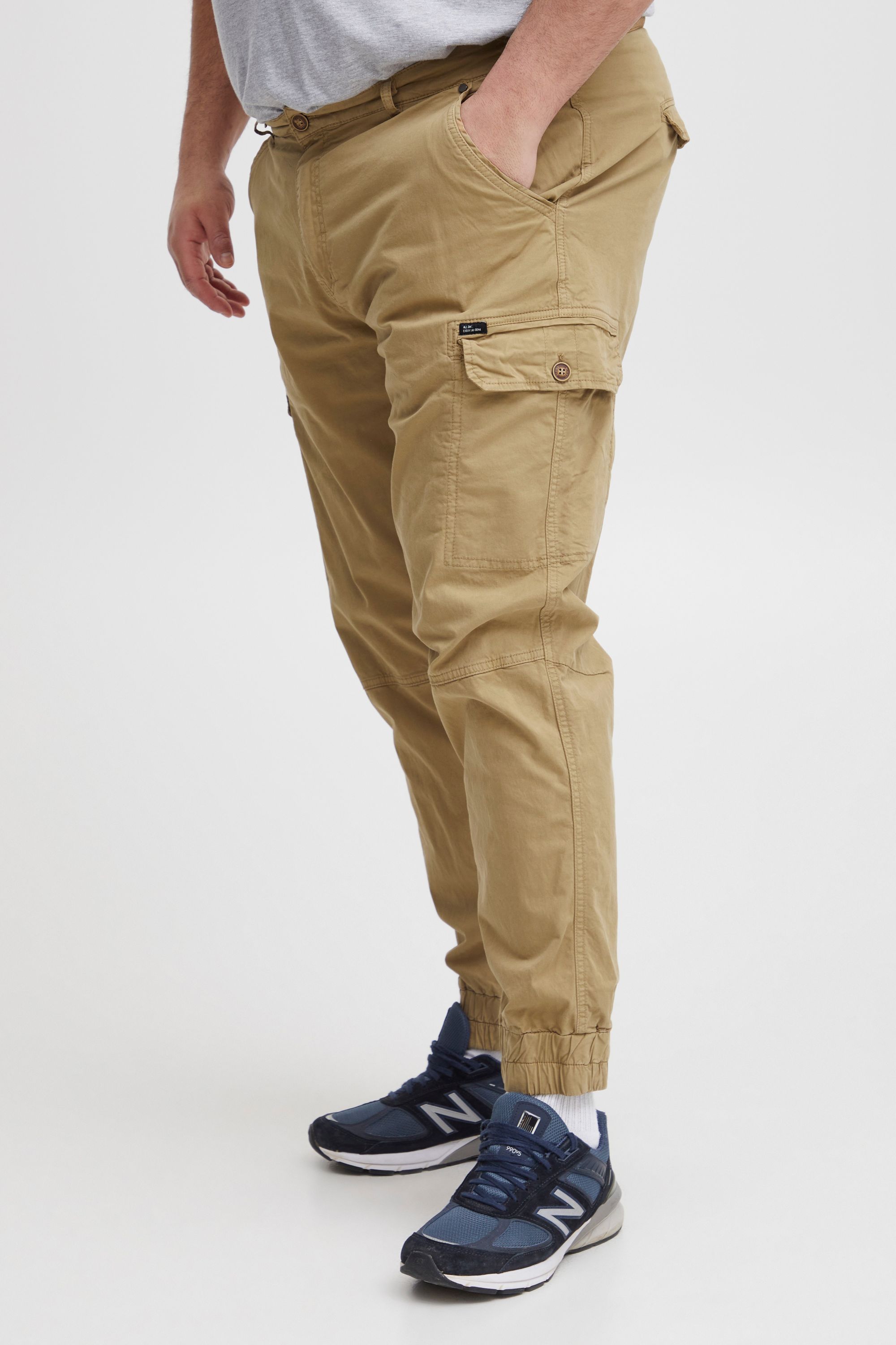 Cargohose BLEND "BHNAN Big & Tall", Herren, Gr. 48, Länge 32, sand braun, Web, 98% Baumwolle, 2% Elasthan, unifarben, regular fit normal, Hosen Cargohose, Klassische Cargohose in großen Größen