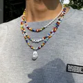 Boho Asymmetrie bunte Perlen mit weißen Imitation Perle Choker Halsketten für Männer Sommer