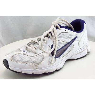 Nike Shoes | Nike Women Size 7.5 M Shoes White Running Fabric Track Star 3 | Color: White | Size: 7.5