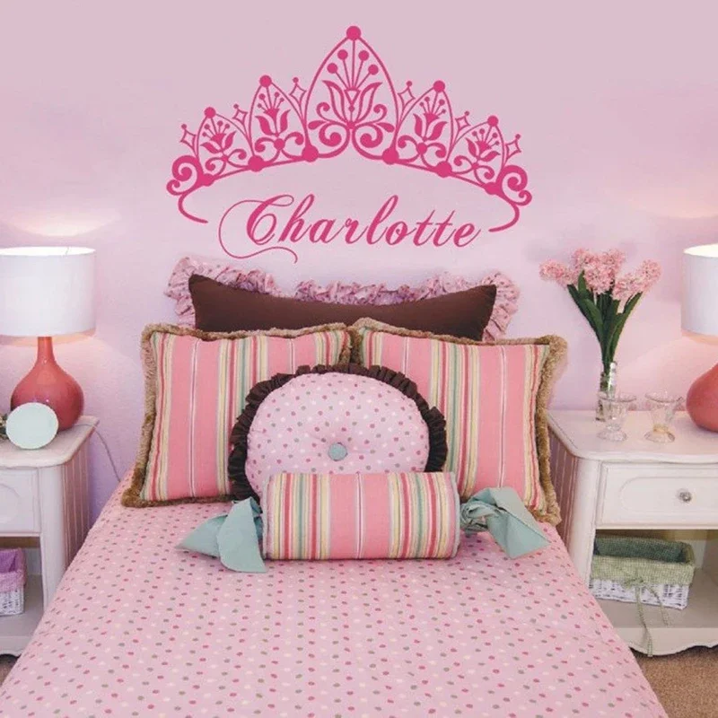 Personalisierter Name Wandtattoo Baby Mädchen Name Benutzerdefinierte Krone Wandaufkleber Prinzessin Wanddekoration Kinderzimmer Schlafzimmer Dekorativer Aufkleber C657
