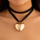 Collier ras du cou court en velours noir pour femmes pendentif surdimensionné en forme de cœur