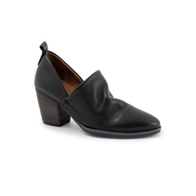 Women's Kesia Pump by Bueno in Black (Size 36 M)