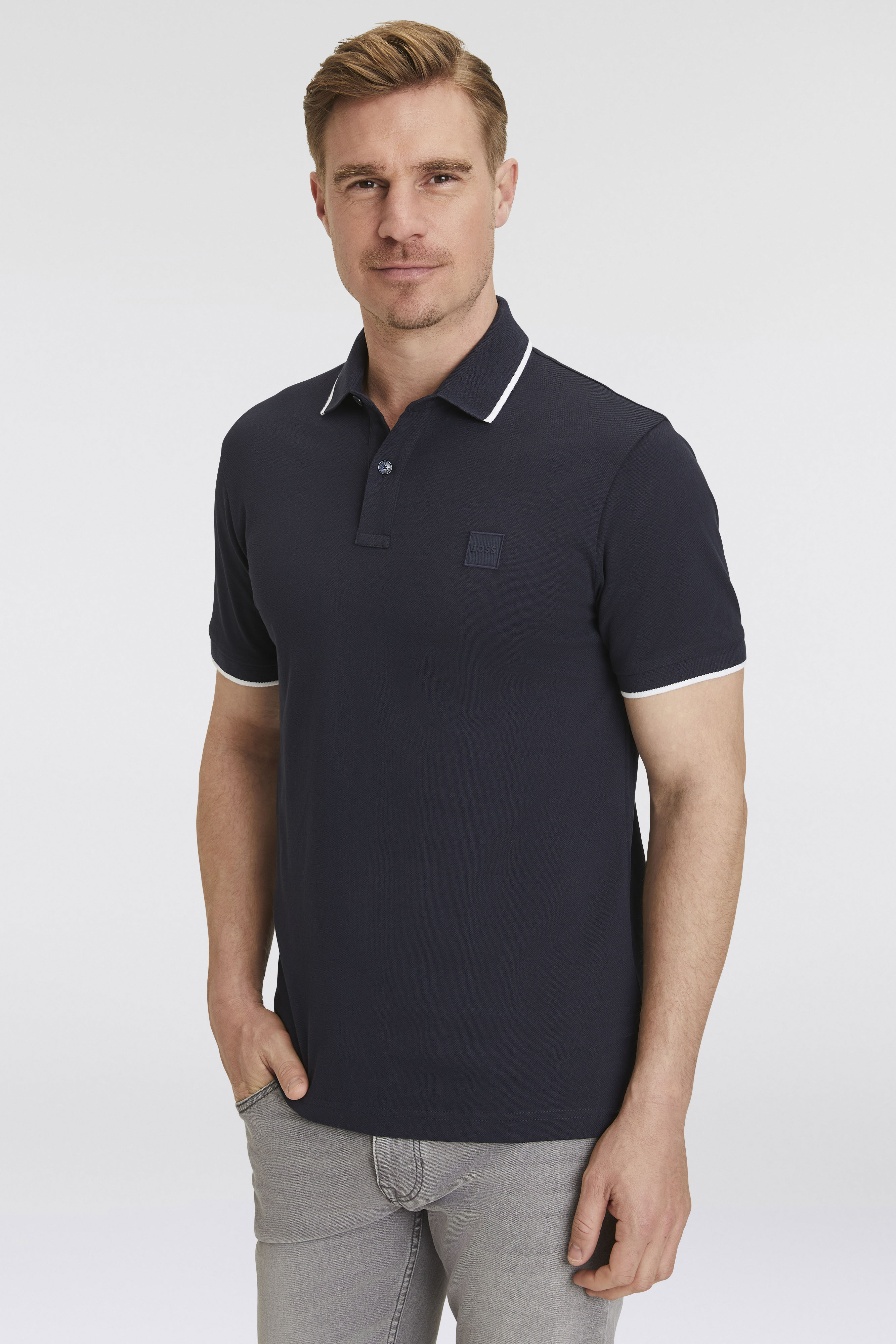 Poloshirt BOSS ORANGE "Passertip", Herren, Gr. XL, blau (404_schwarz_blau), Piqué, Obermaterial: 95% Baumwolle, 5% Elasthan, unifarben, slim fit hüftbedeckend, V-Ausschnitt, eingesetzt Bündchen, Shirts, mit BOSS Logo-Badge