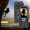 Robusto telefono cellulare M6000 GSM 2G Rete 4 schede SIM Magic Voice Jack da 3,5 mm Display da 2,4 pollici Tastiera grande per anziani