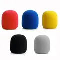 Copertura per microfono portatile wireless Copertura in schiuma spugna colorata antivento anti-saliva e lavabile per la maggior parte dei microfoni 3,5 x 7 cm