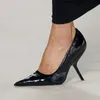 Marken modenschau silbrig 9cm High Heels Frühling Herbst neue unregelmäßige Heels schwarz rot spitz sexy Damen Single Schuhe Größe 43