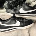 Nike Shoes | Nike ‘72 Cortez Men’s Black Leather With White Nike Swoosh Classic Style Shoes | Color: Black/White | Size: 7.5