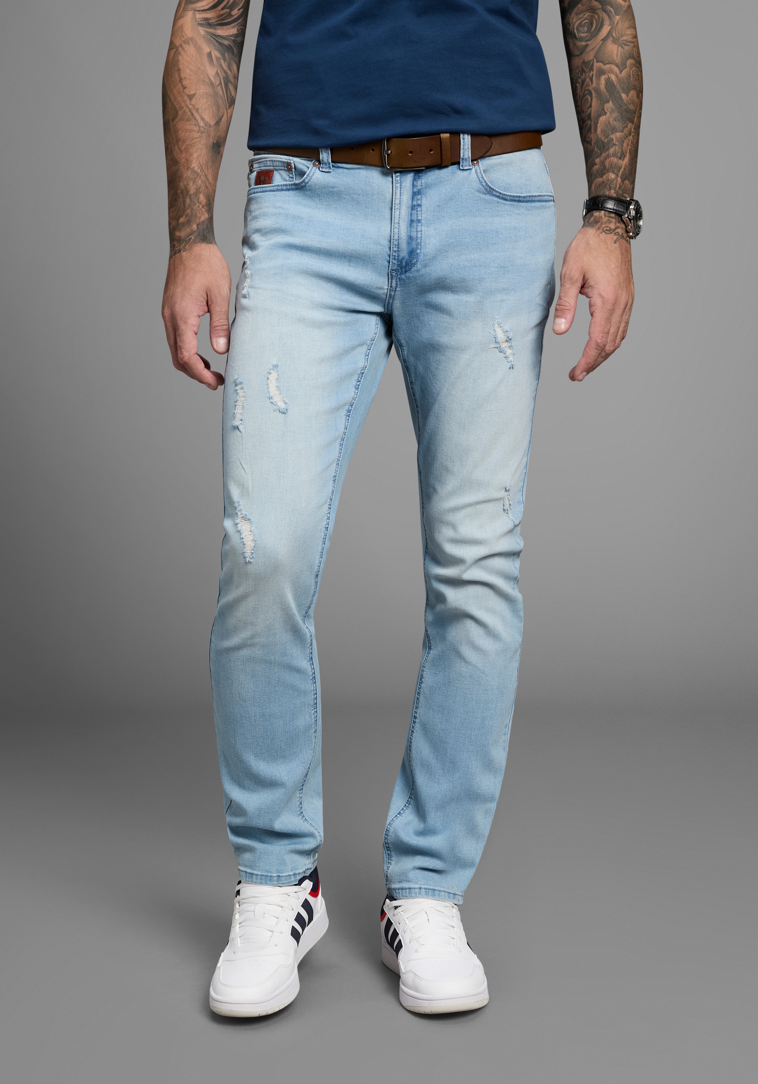 Straight-Jeans BRUNO BANANI "Hutch", Herren, Gr. 38, Länge 34, blau (l.blau dunkel), Denim/Jeans, Obermaterial: 98% Baumwolle, 2% Elasthan, Destroyed-Effekte, normal lang, Jeans Straight-Jeans, gerade geschnittenes Bein, niedrige Leibhöhe, reguläre... Image