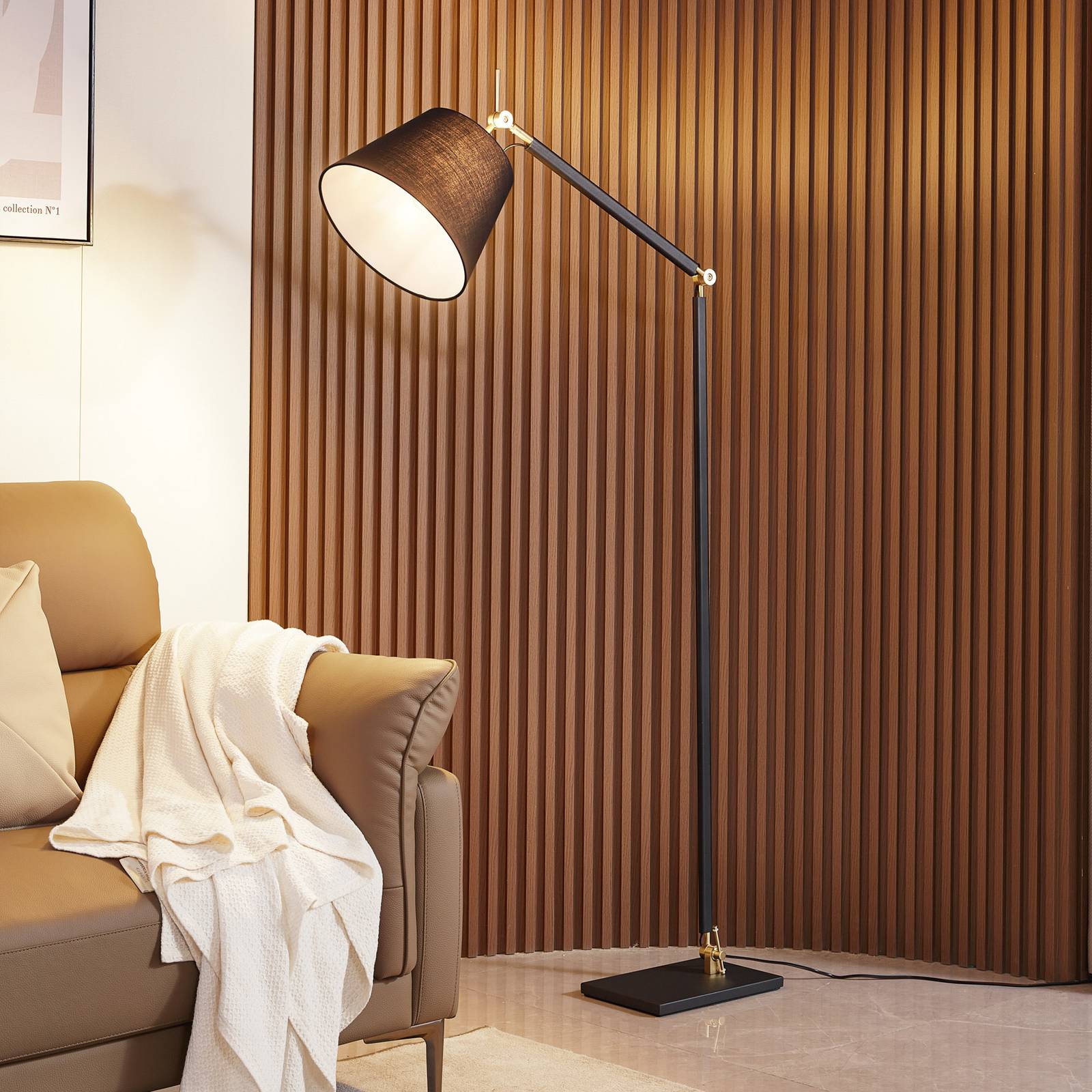 Stehlampe Marvaine Lucande, schwarz, für Wohn- / Esszimmer, Metall, Stehlampe