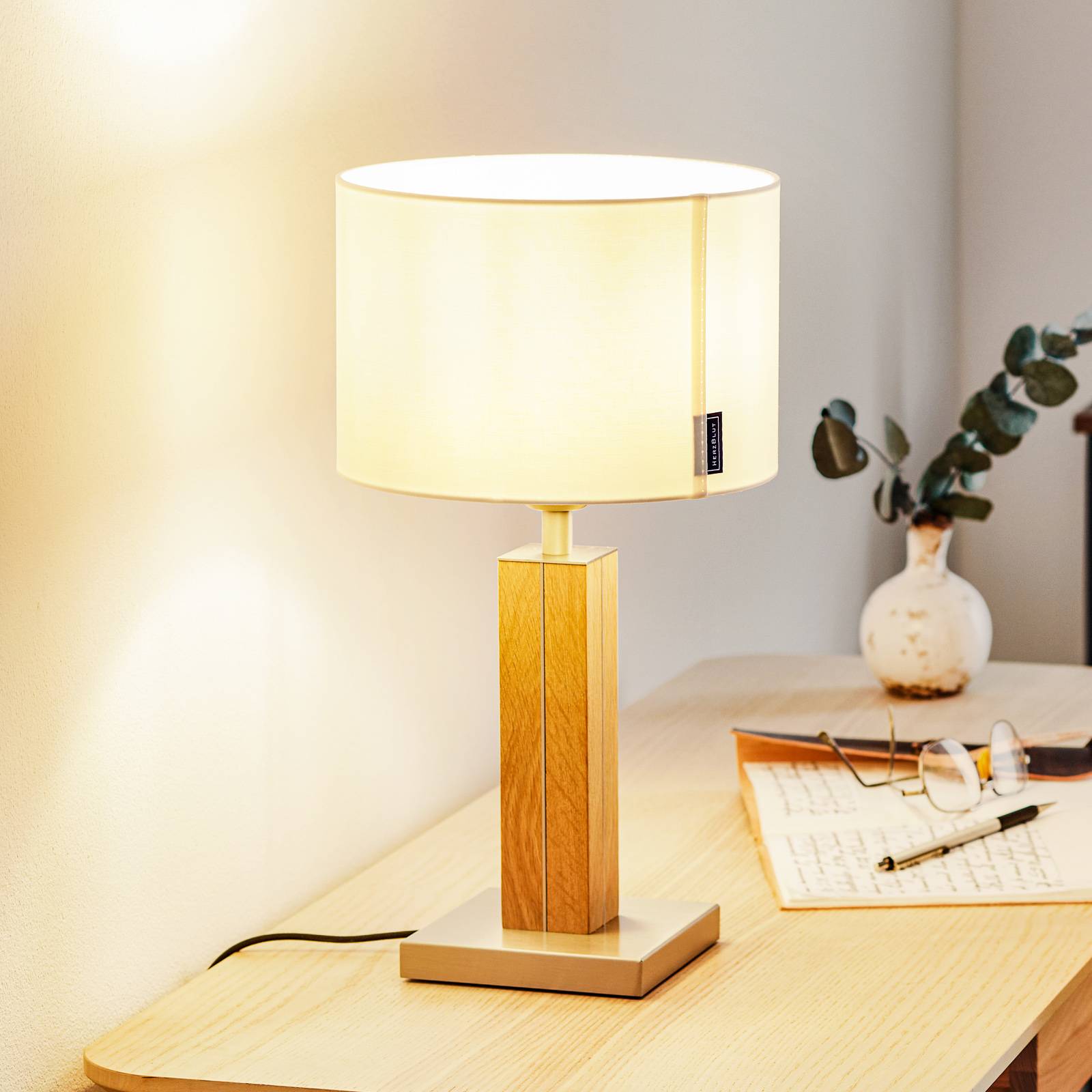 HerzBlut Tischlampe Dana, Holz hell, für Wohn- / Esszimmer, Holz, Modern, Tischlampe