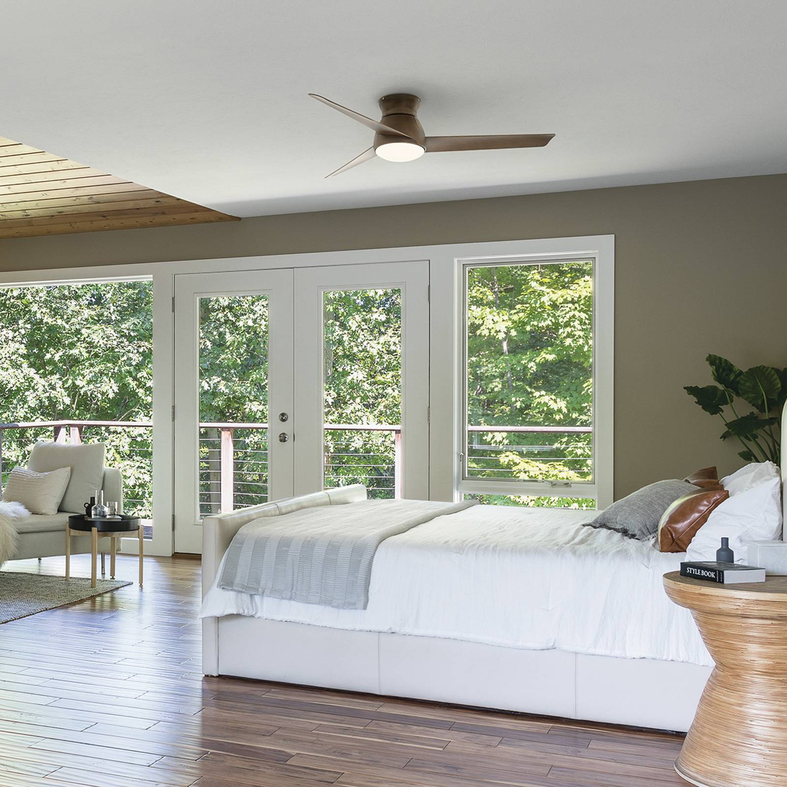 KICHLER LED-Deckenventilator Eris, IP44, walnuss dimmbar, Holz dunkel, für Wohn- / Esszimmer, Kunststoff