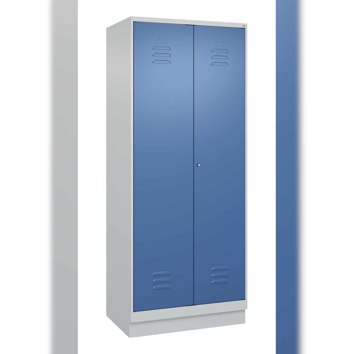C+P Aufbewahrungs Doppel-Spind Classic PLUS, Sockel, 2 Abteile, 5 Fachböden, HxBxT 195x80x50cm, Zylinderschloss, Hellgrau/Fernblau von PROREGAL Image