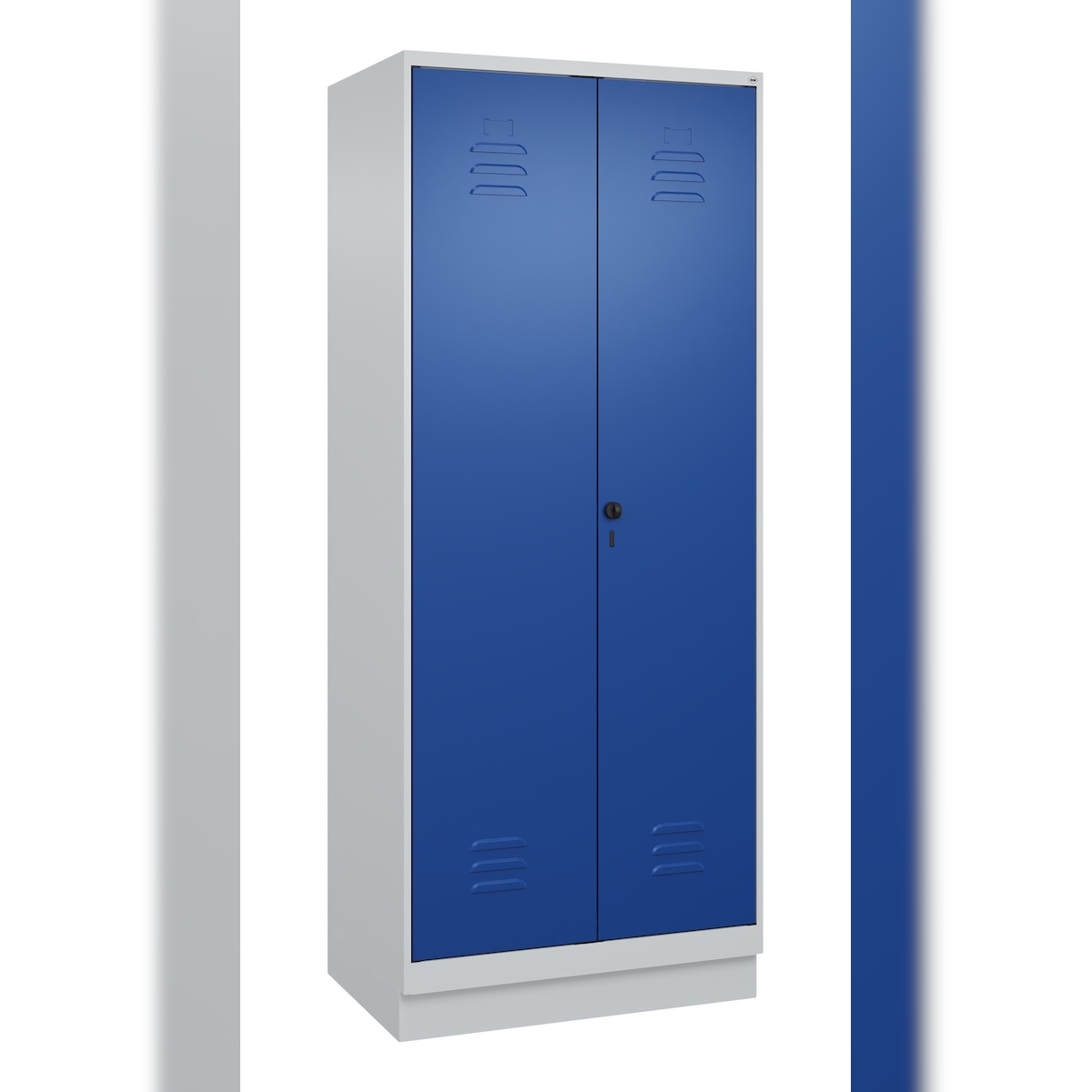 C+P Aufbewahrungs Doppel-Spind Classic PLUS, Sockel, 2 Abteile, Trennwand, HxBxT 195x80x50cm Sicherheitsdrehriegel, Hellgrau/Enzianblau von PROREGAL Image