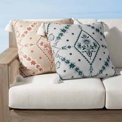 Sofia Medallion Indoor/Outdoor Pillow - Leaf - Frontgate