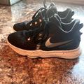 Nike Shoes | Like New- Nike Lebron Witness.V.5 Basketball Shoes Size 2.5y | Color: Black | Size: 2.5bb