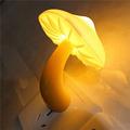 LED veilleuse champignon prise murale lampe eu us plug blanc chaud capteur de contrôle de la lumière chambre lumière décoration de la maison