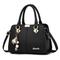 elegante blaue Damenhandtasche mit abnehmbarem Riemen und stilvoller Charm-Verzierung - perfekt fürs Büro und die Freizeit