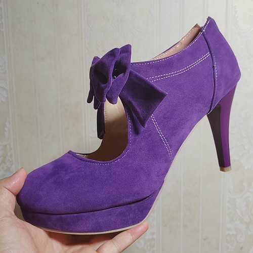 Rote High Heel Pumps mit Schleife für Damen – Vintage-Plateauschuhe aus Wildleder für Party-, Hochzeits- und Urlaubsoutfits Image