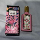 Gucci Makeup | Gucci Flora Gorgeous Gardenia Womens Mini Travel Fragrance New | Color: Green/Pink | Size: Os