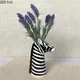 Kreative Keramik Vase Schwarz und Weiß Zebra Simulation Tier Statue Blume Anordnung Pferd Handwerk