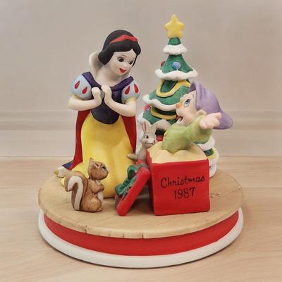 Disney Bags | Disney Snow Whites Surprise Christmas 1987 Limited Edition Numbered 6"X5" | Color: Red/White | Size: Os